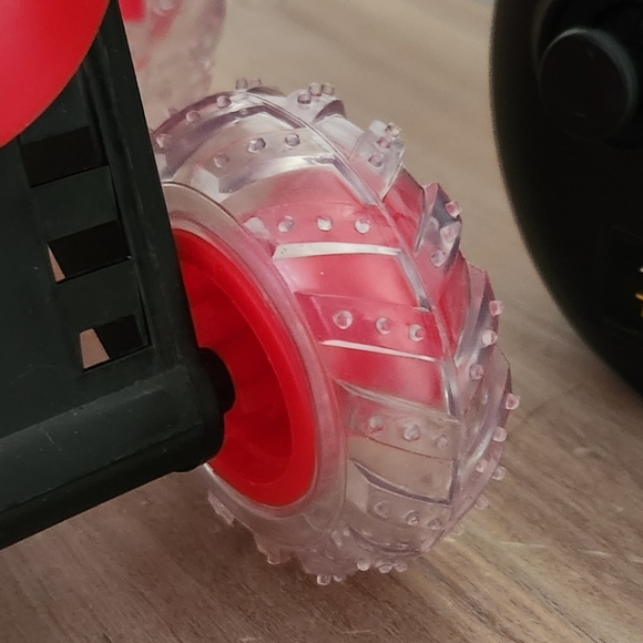 ๐๐ฅ Red Thunder Tumbler RC Stunt Car โ Pre-Owned, Fully Functional - perfect - Picture 7 of 15